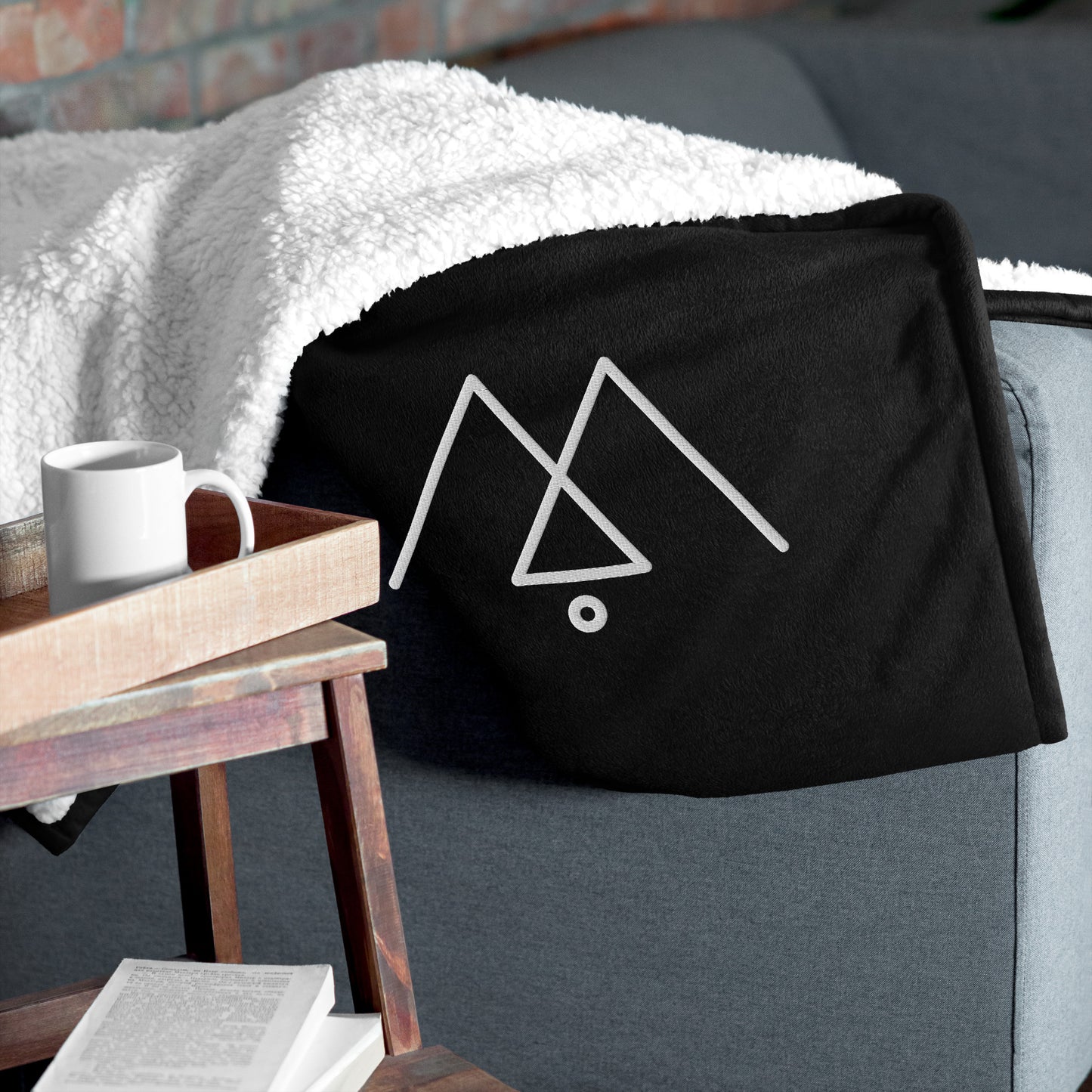 LOGOS - Premium sherpa blanket